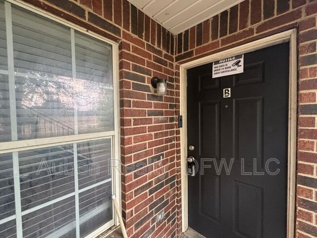 Building Photo - 300 S Magnolia St Unit B Rental