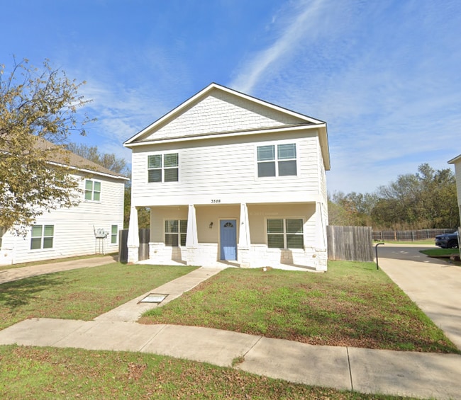 Building Photo - Spacious 4-Bed, 5-Bath Home with Large Backyard Minutes from Baylor Campus!