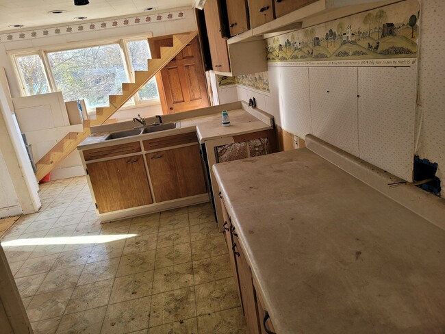Photo - 332 N French St