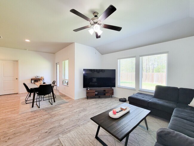 Photo - 2326 Strong Horse Dr