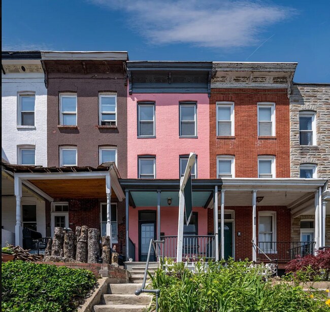 Photo - 614 W 34th St Townhome