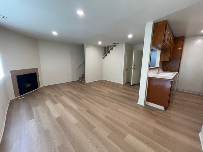 11748 Courtleigh Dr