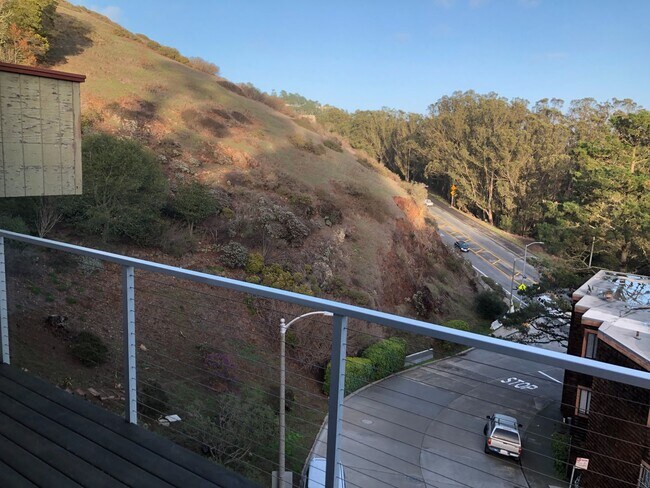 Photo - Huge and bright top floor 3 bedroom flat w...