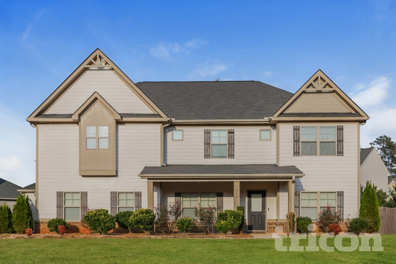 Photo - 212 Sapphire St