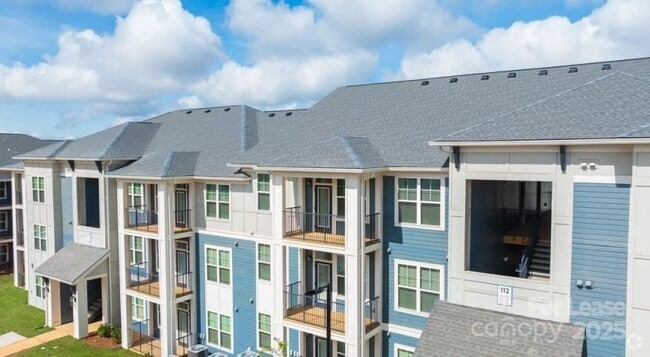 Building Photo - 104 Herrings Grn Lp Unit A2 Rental
