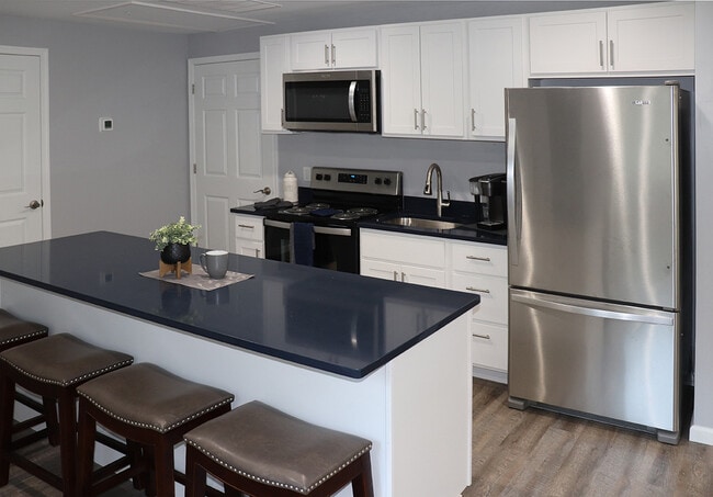 Mountain Lake Apartments