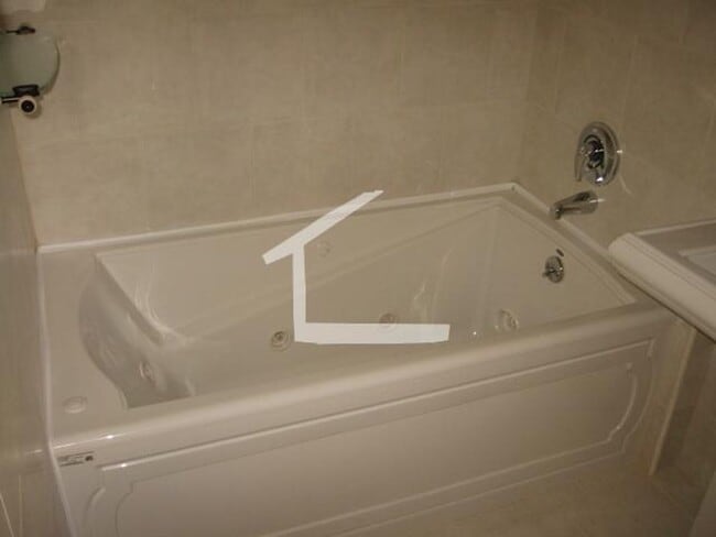 Photo - Huge, luxury 2 bed penthouse in South Boston!