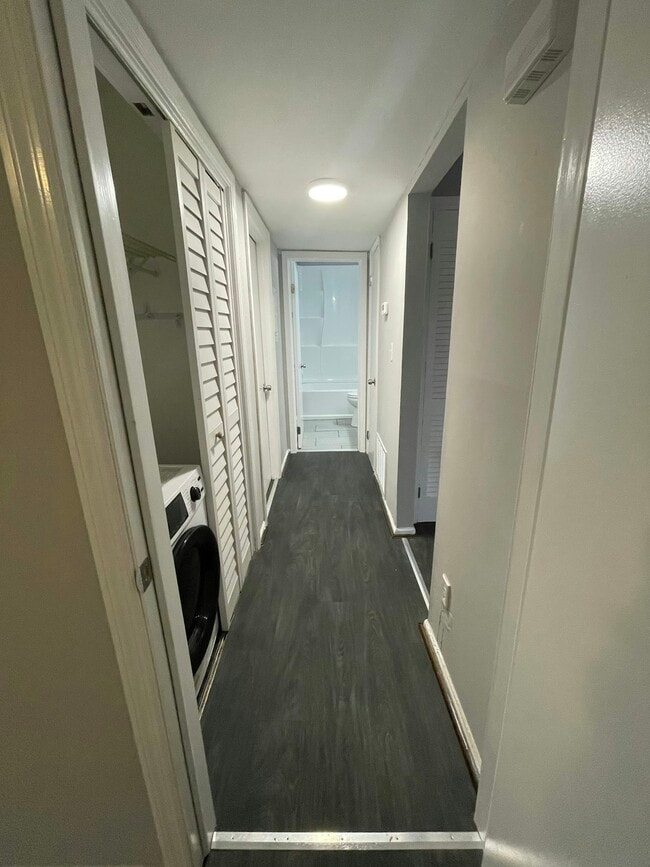 Photo - 485 Pierce Ave NW