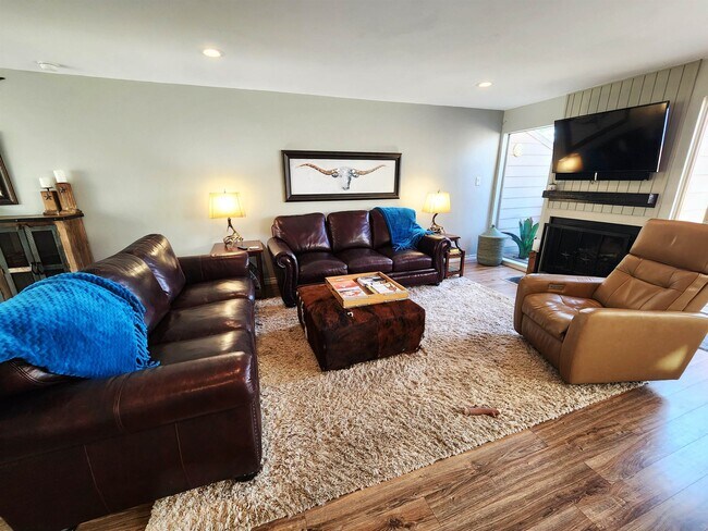 Photo - 304 Hi There