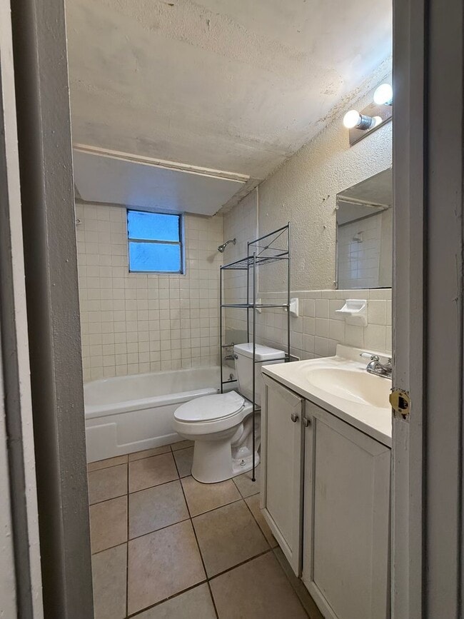 Photo - ALL UTILITIES INCLUDED in Cozy and Convenient 1 bedroom Unit 108