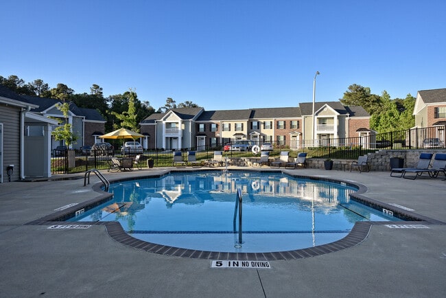 Loch Raven Pointe Apartments and Townhomes