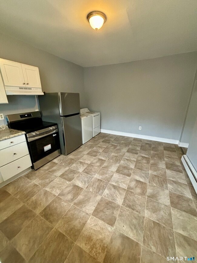 Photo - 411 Main St Unit 1