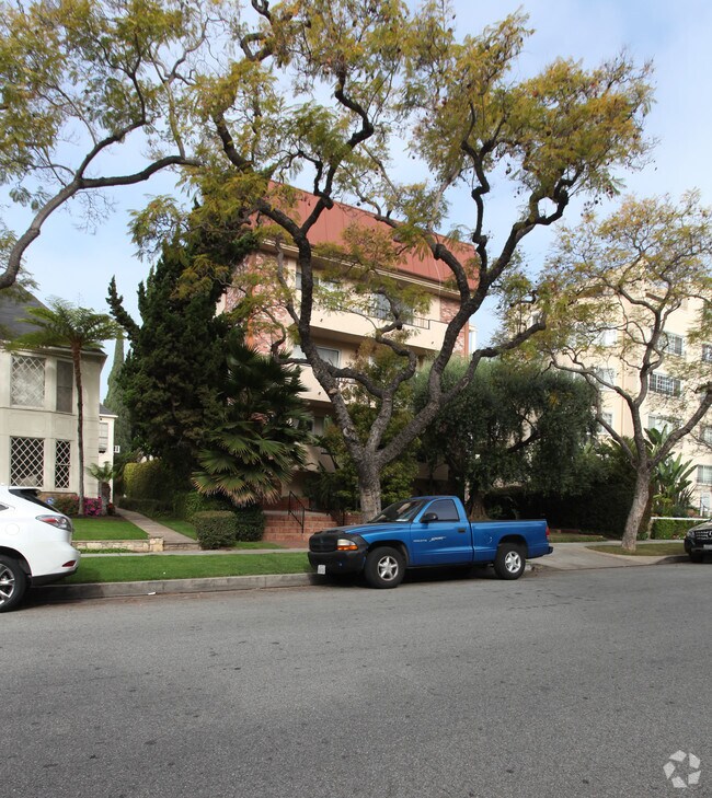 Building Photo - 429 N Palm Dr
