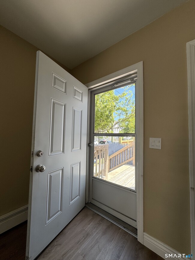 Photo - 156 Wolcott St Unidad 1