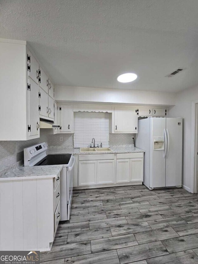 6589 Allatoona Rd