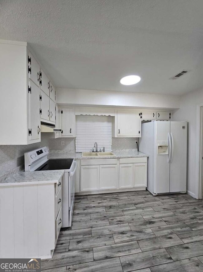 Photo - 6589 Allatoona Rd