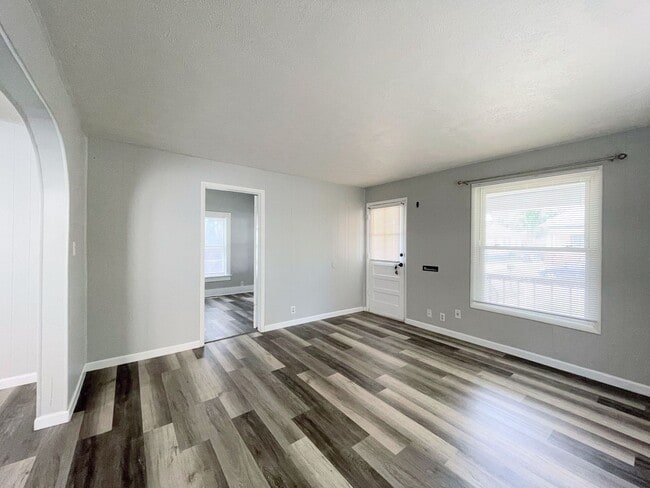Photo - Spacious 3 bedroom home