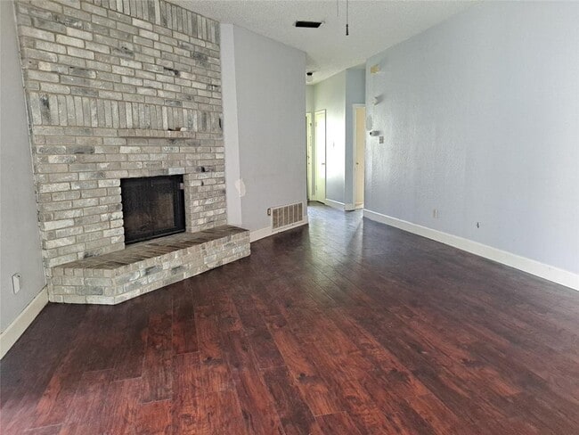 Photo - 16401 Framingham Cir