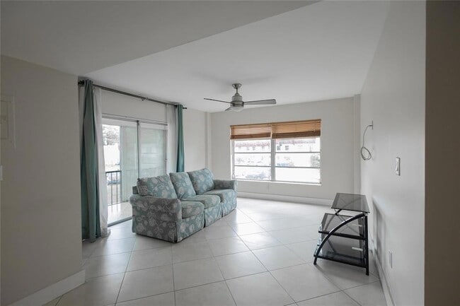 Photo - 4152 Inverrary Dr Unit 202