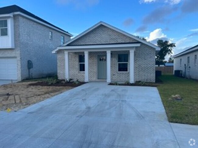 Building Photo - NEWLY CONSTRUCTED - Single-Family House fo...