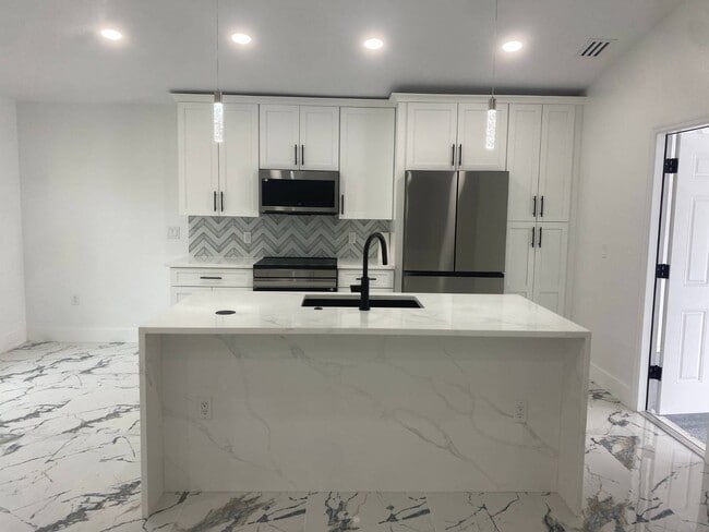1210 Alden Terrace