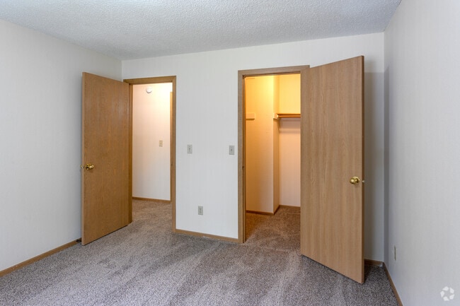 2BR, 1BA - Primary Bedroom