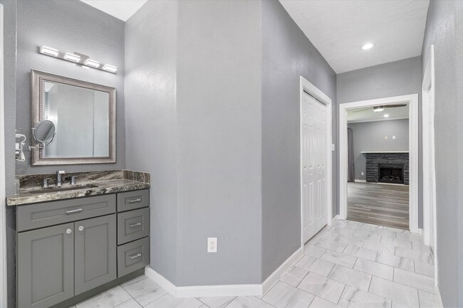 Photo - 232 County Rd 633