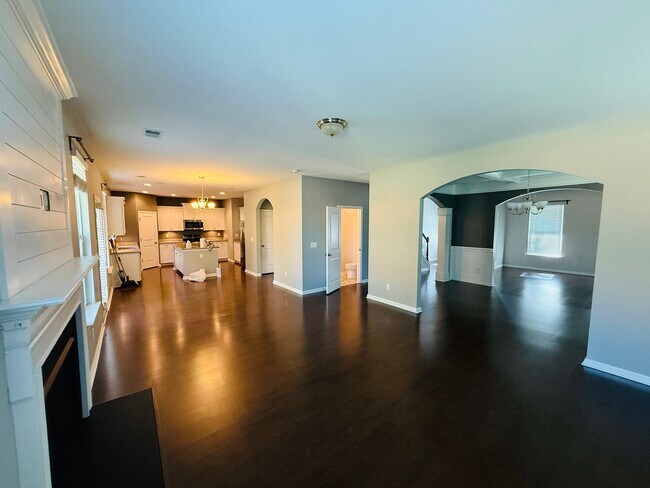 Photo - 223 Charter Oaks Dr