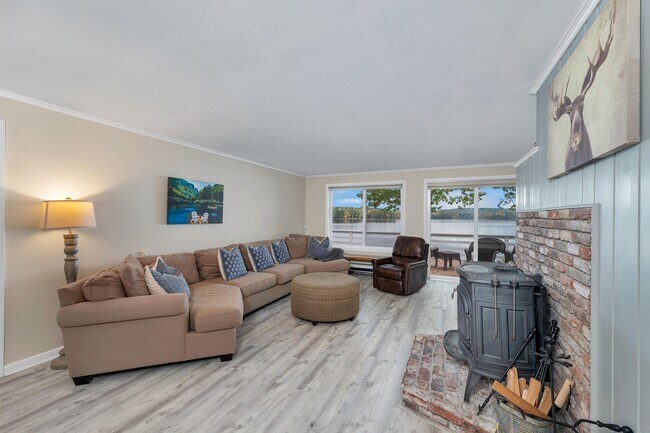 Photo - 29 Mirror Lake Dr