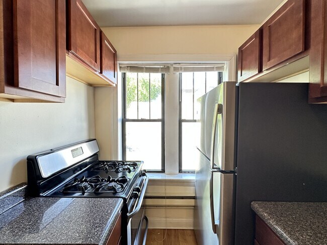 Photo - 1034 W George St Unit 53