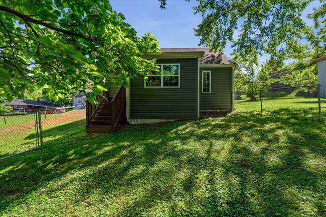 Photo - 105 Brook St
