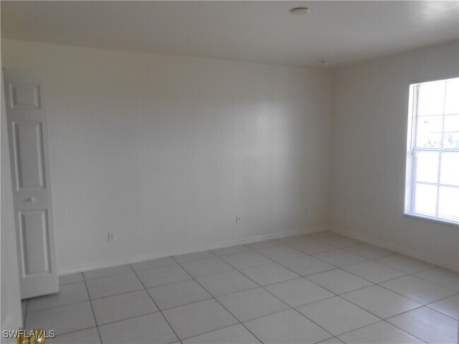 Photo - 4946 Golfview Blvd