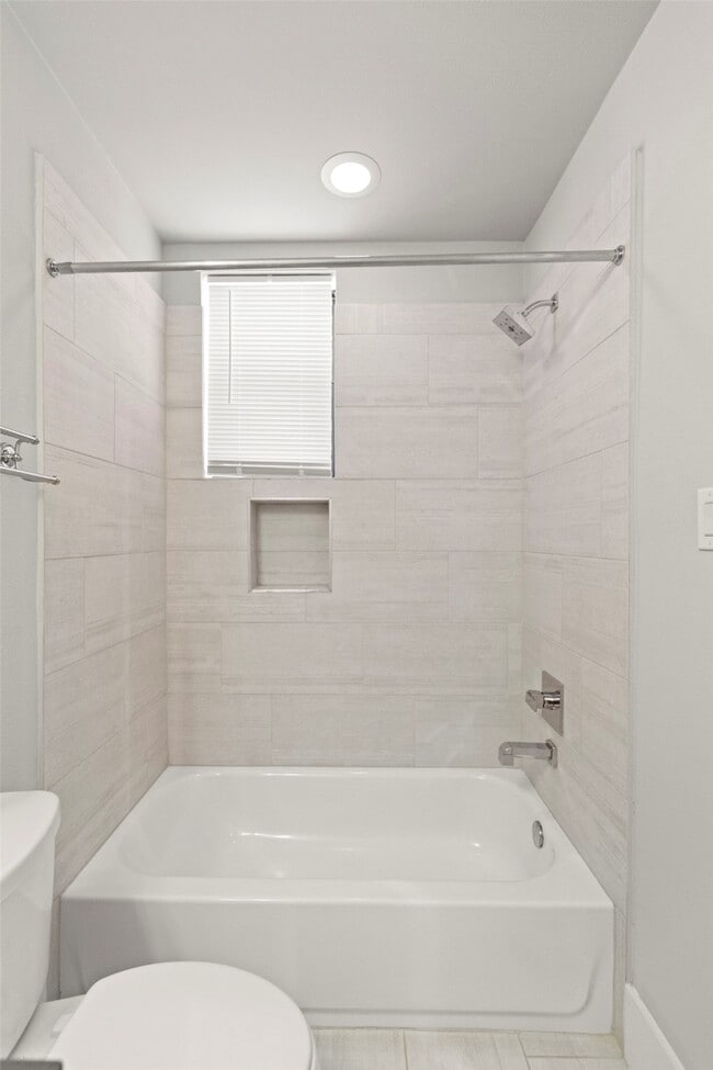 Building Photo - 1613 Wheeler Ave