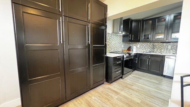 Photo - 7509 Lakeshore Dr