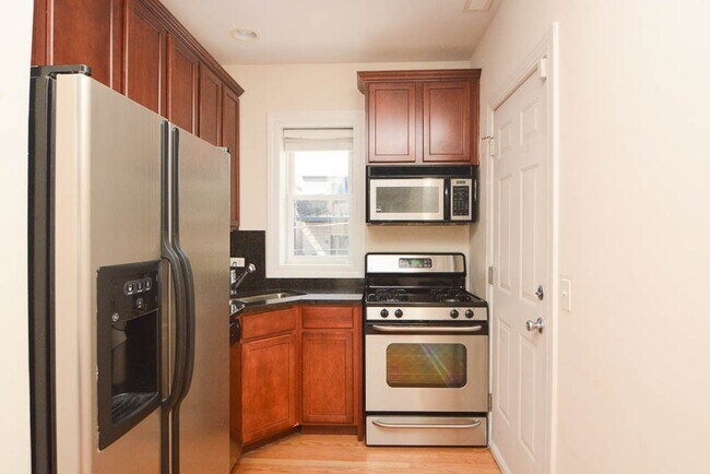 Photo - 3233 N Clifton Ave Unidad S3