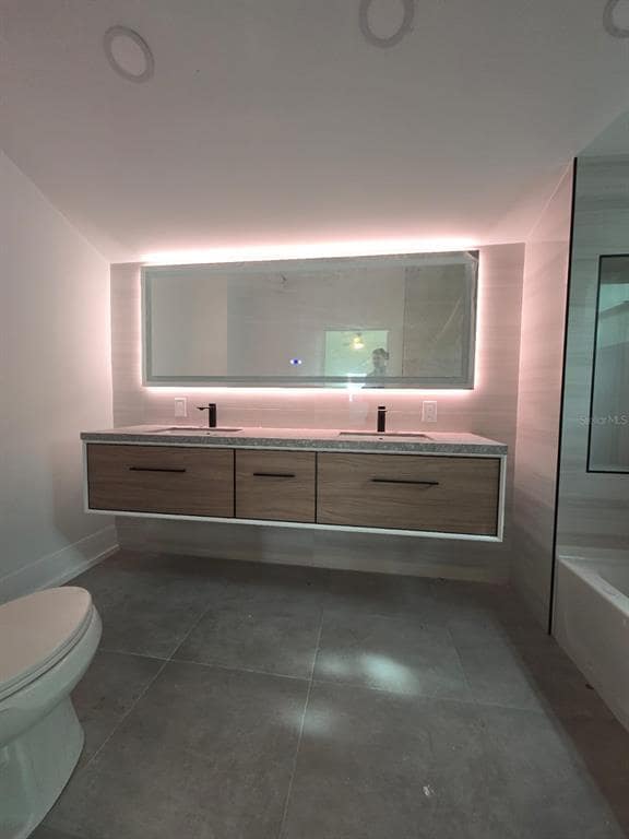 Photo - 691 10th Ave S