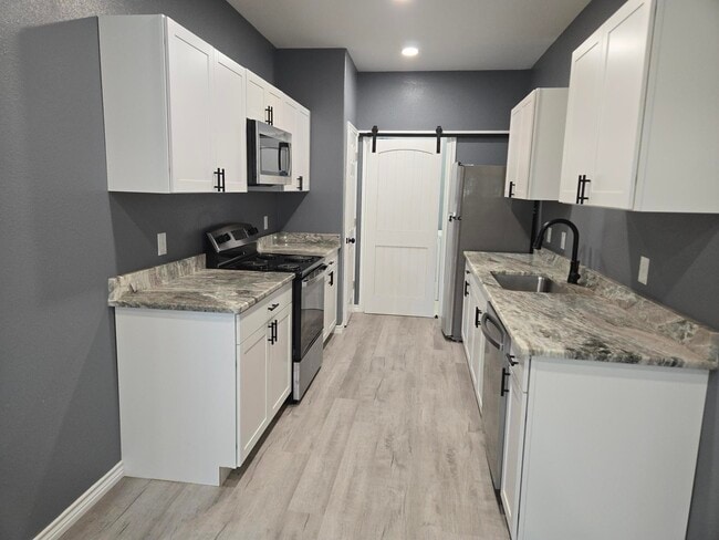 409 S Steen Dr Unit 104