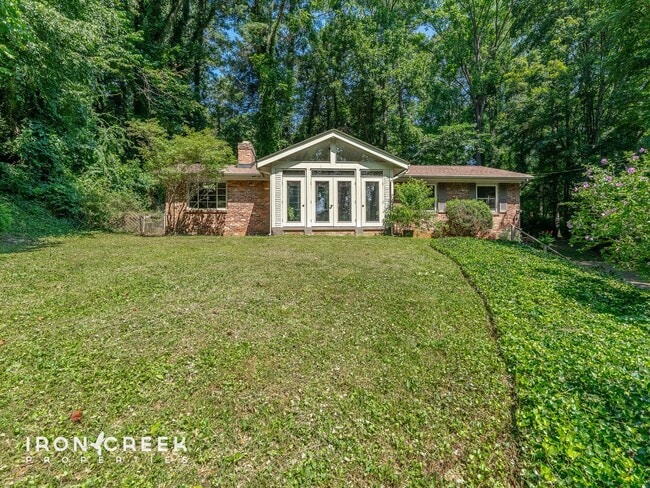 Building Photo - Mountain Retreat with Sunroom & Blue Ridge... Rental