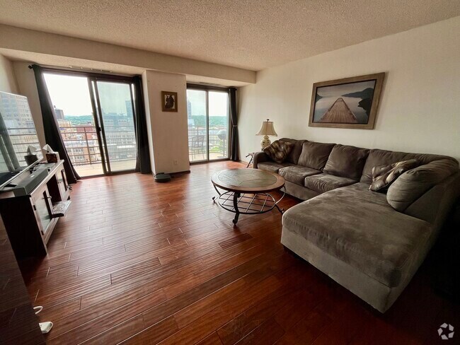 Building Photo - 26 10th St W Unit 1911 Rental