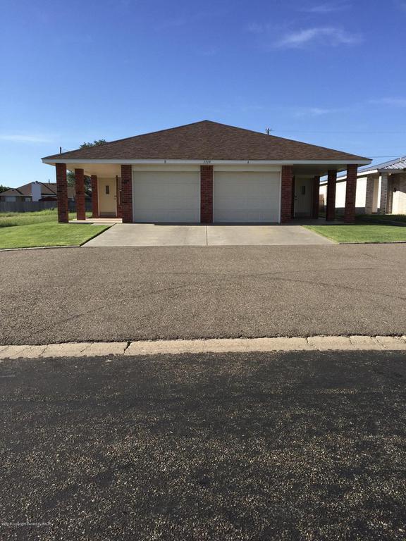 Single car garage with driveway parking - 2704 9th Ave B Townhome