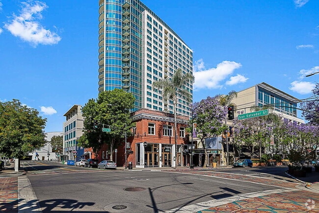 Building Photo - 360 Residences Rental