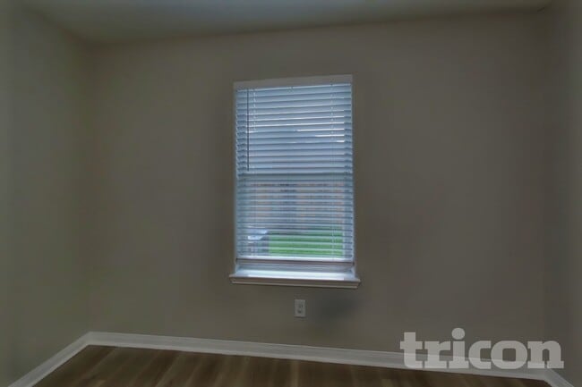 Photo - 308 Crooked Pine Court