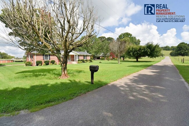 Photo - Beautiful 3bd, 2ba plus bonus room and pool in Woodbury!