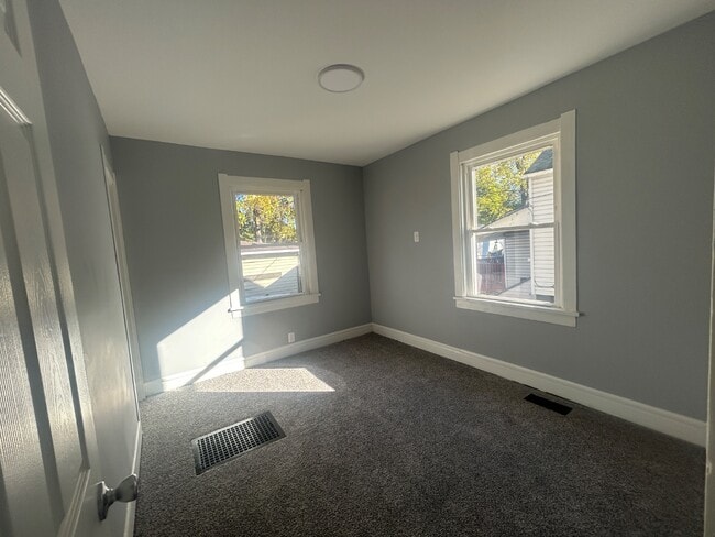 Photo - 6115 Noble Ave