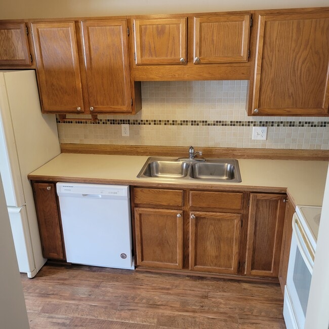 Photo - 7624 157th St W Unit 102