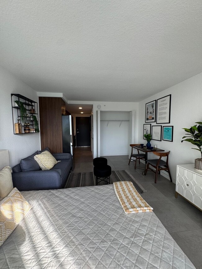 Building Photo - 1161 W 46th St Unit S2