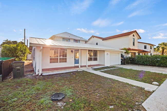 Photo - 1828 N Palmway