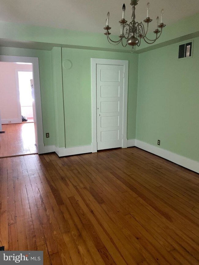 Photo - 219 Waterloo St