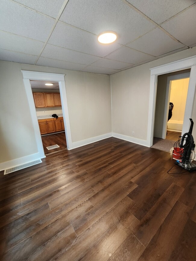 Photo - 654 W 4th St Unit Apt
