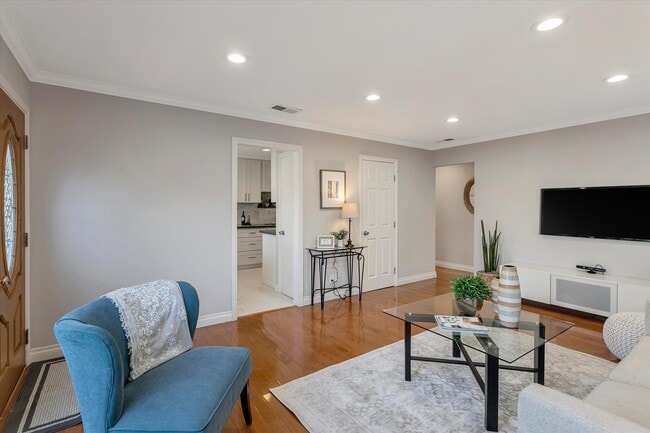 Photo - 354 Dana St Casa